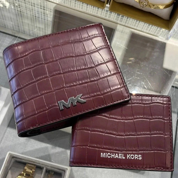 Michael Kors Rivington Billfold Wallet With Passcase 36F4LRVF2U - Picture 1 of 10